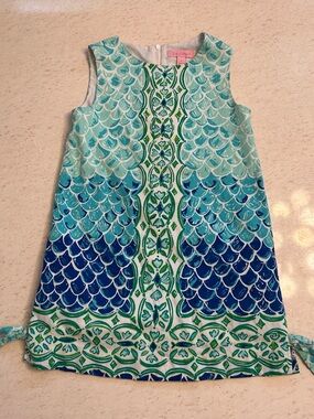 Lilly Pulitzer Girls Sleeveless Shift Dress - Aqua & Navy Scale Print